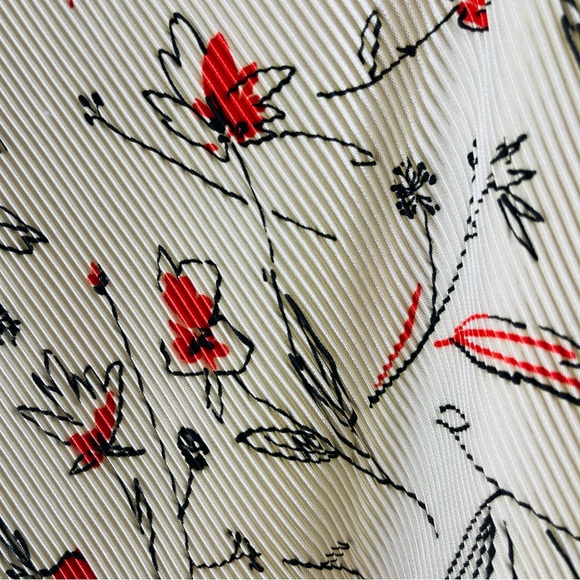 Astr cream orange red black floral ribbed wrap cropped top medium - Picture 4 of 7